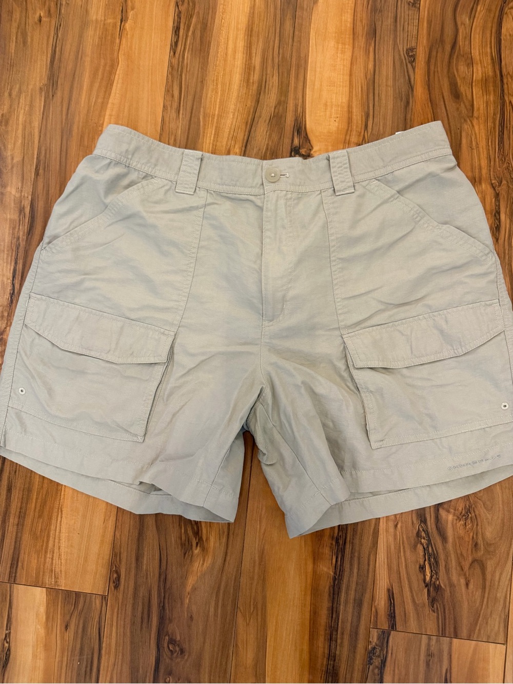 Columbia PFG Men's Cargo Shorts (6” Inseam)